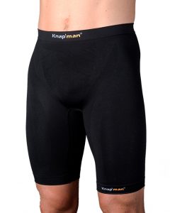 Knapman shorts zorgen ondanks de enorme compressie voor een optimale bewegingsvrijheid. De gerichte compressiezones, die de anatomie van het lichaam en de spieren volgen, geven op de juiste plaatsen een maximale compressie. Dit maakt het product uniek in zijn soort.